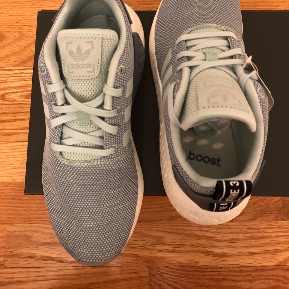Adidas Originals NMD R2 Boost Women’s Shoe NEW - Picture 5 of 8
